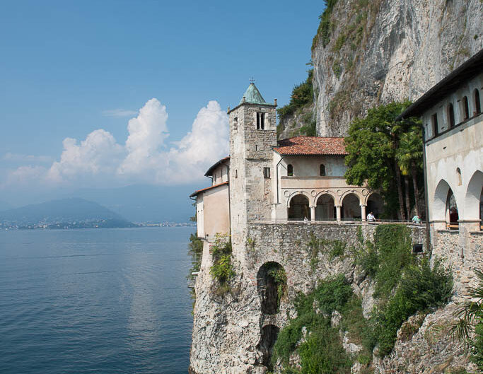 italie-ermitage Santa Caterina del Sasso